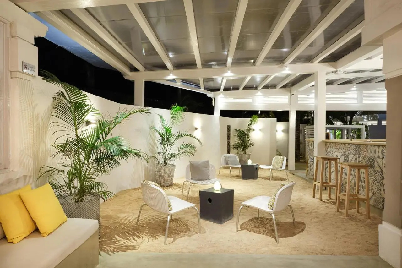 Photo - Tropical Attitude - Adults only