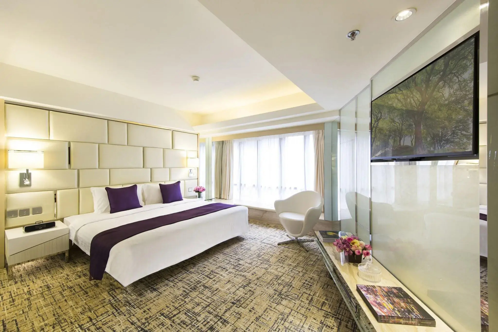 Photo - Regal Oriental Hotel