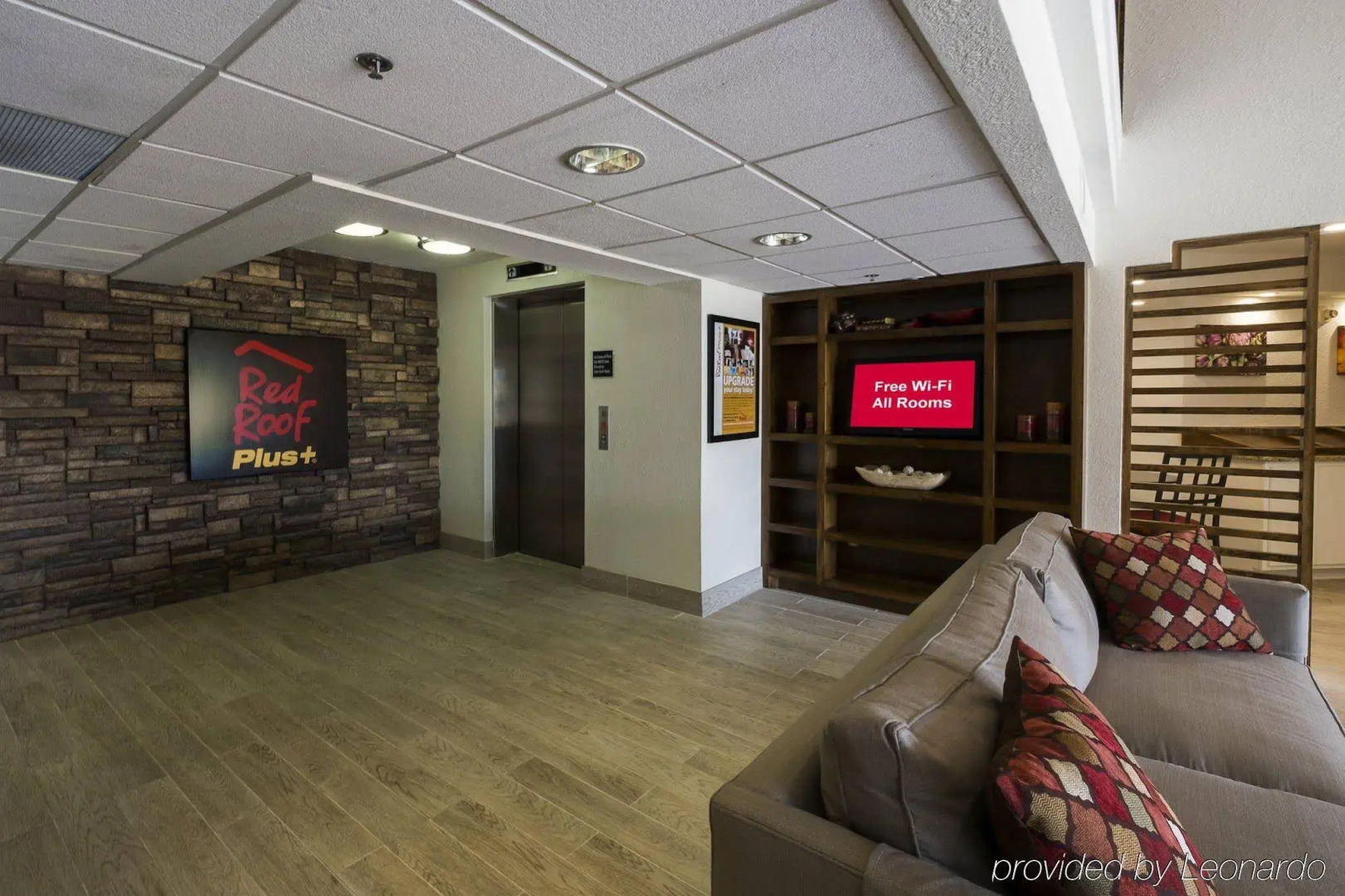 Photo - Red Roof Inn PLUS+ Houston - Energy Corridor