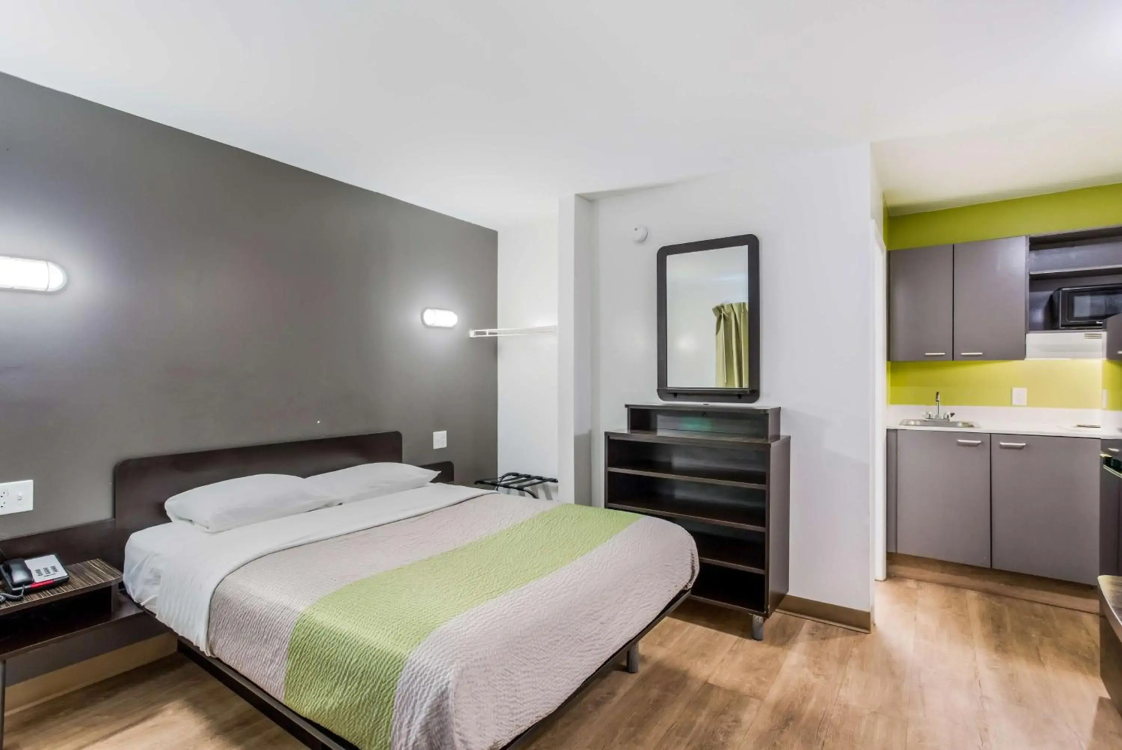Photo - Studio 6 Extended Stay - Jacksonville, FL - South