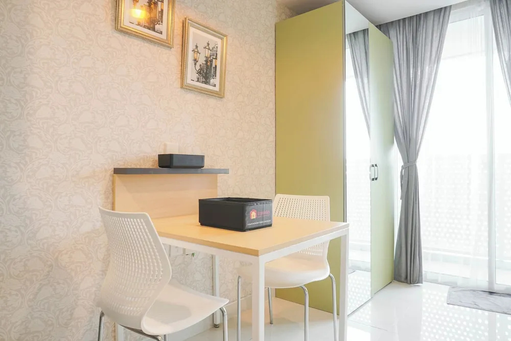 Comfortable Studio at West Vista Apartment