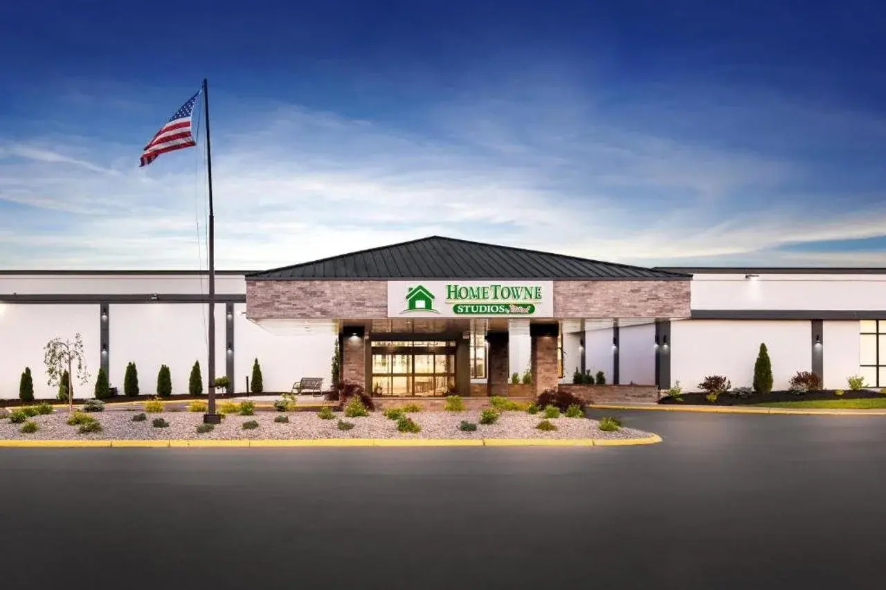 Foto - HomeTowne Studios by Red Roof & Conference Center Cortland