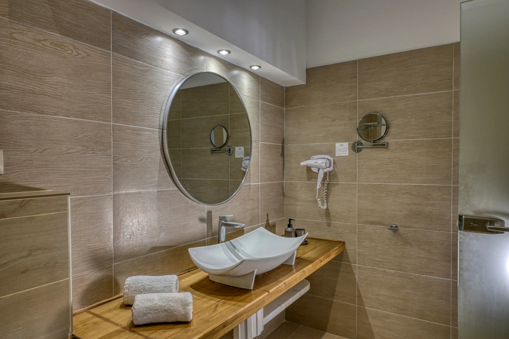 Photo - Splendour Hotel and Suites