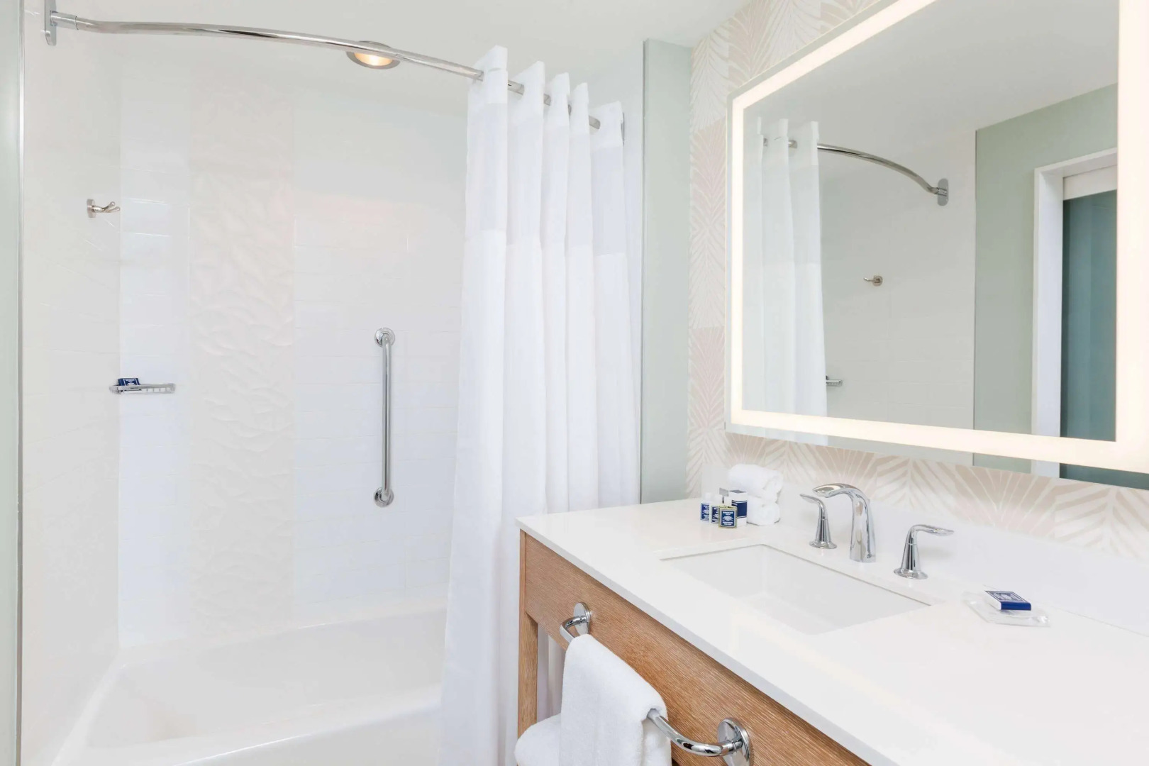 Photo - Wyndham Grand Clearwater Beach