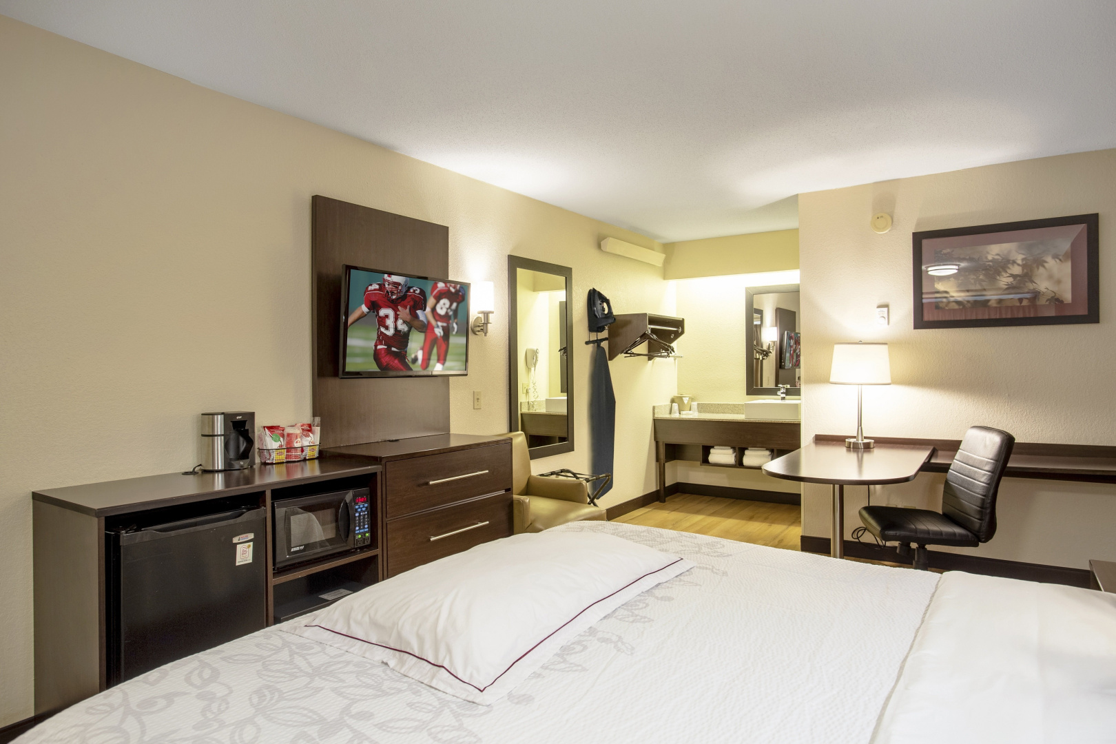 Photo - Red Roof Inn PLUS+ Chicago - Willowbrook