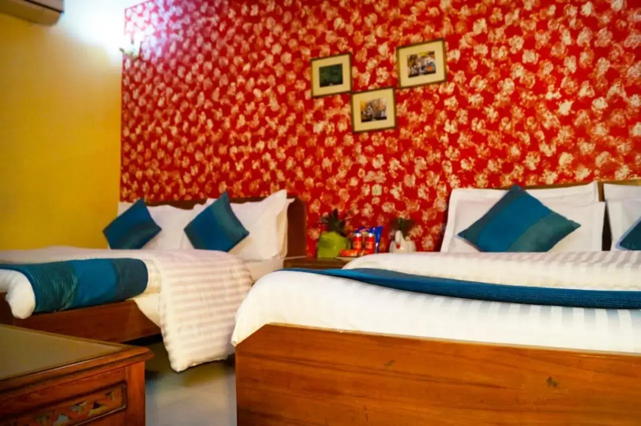 Photo - Hotel De Hocks Deluxe - New Delhi Railway Station