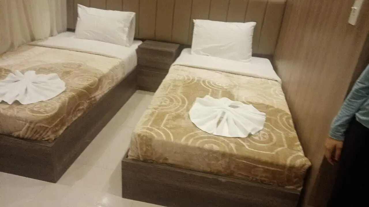 Photo - Rotana Palace Suites