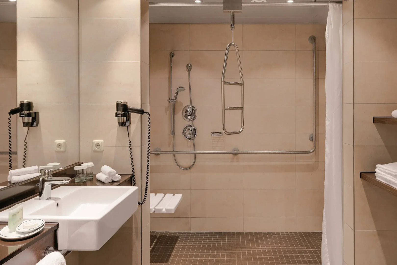 Foto - Courtyard by Marriott Linz