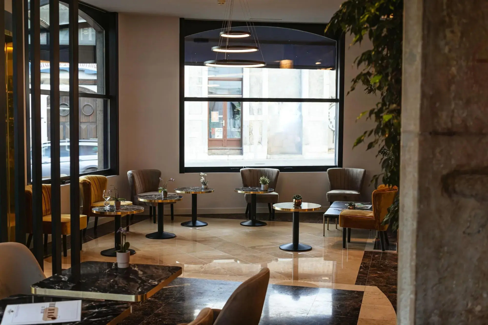 Photo - Hotel Montbrillant