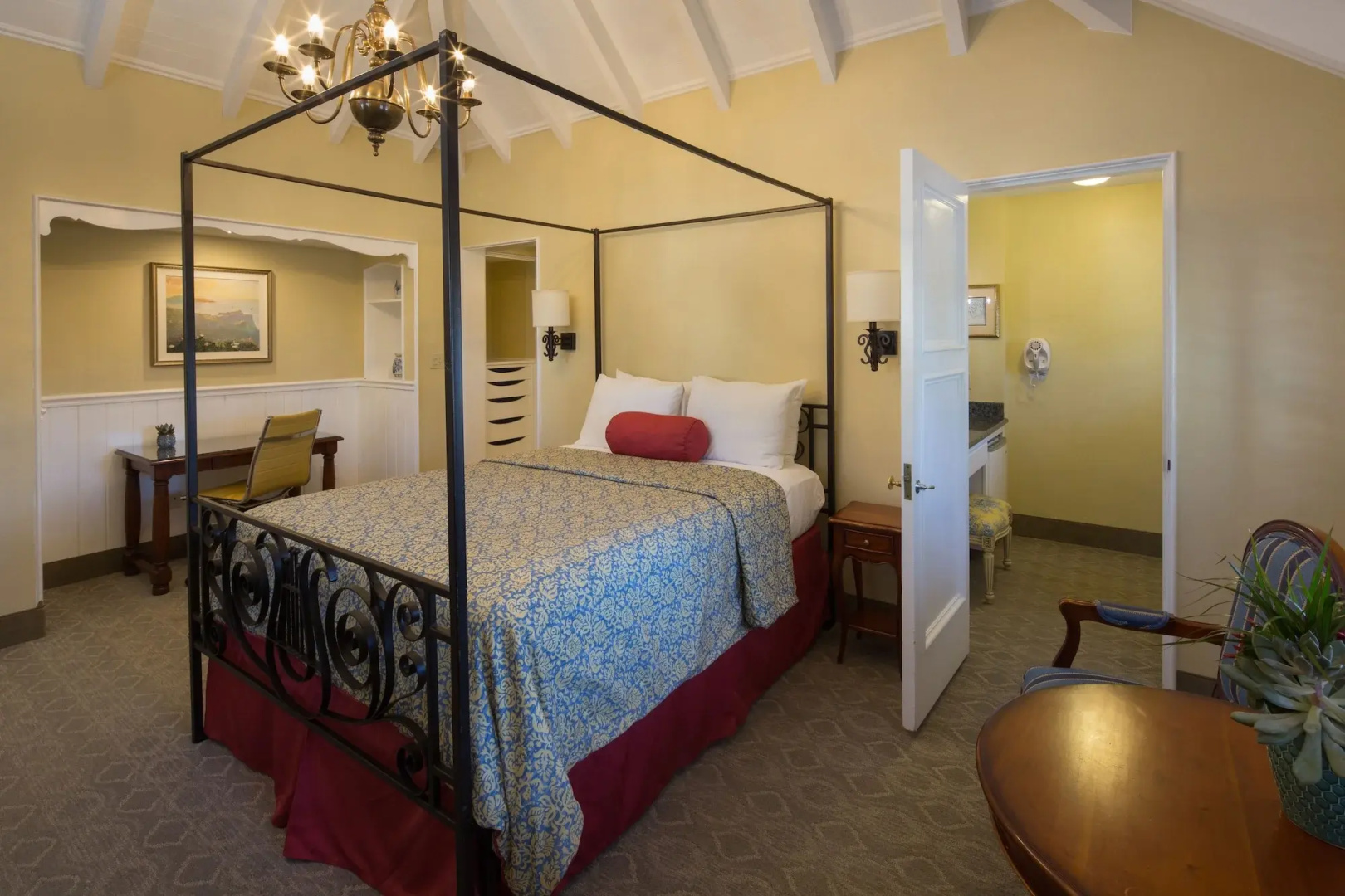 Photo - Normandy Inn