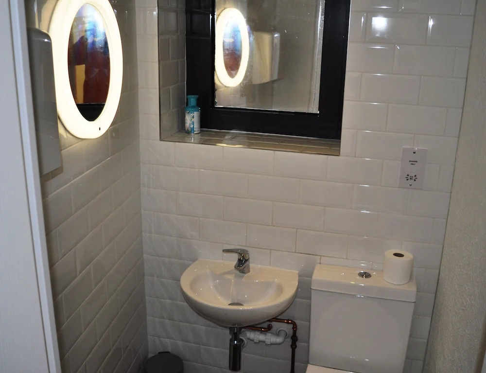 Foto - Cosmos Capsule Hub London