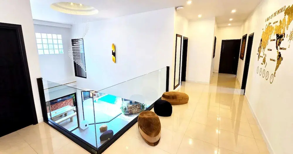 Foto - GOLDLAND Luxury Pool Villa Pattaya Walking Street 8 Bedrooms