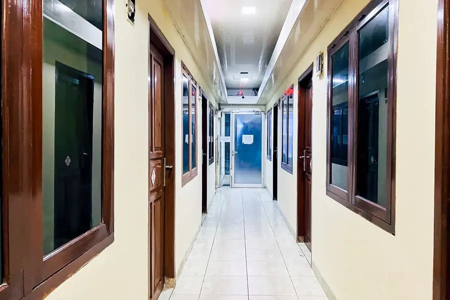 Taisir Residence Near Palmerah Mitra RedDoorz