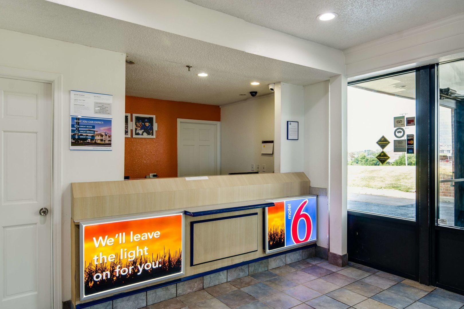 Photo - Motel 6-Waukegan, IL