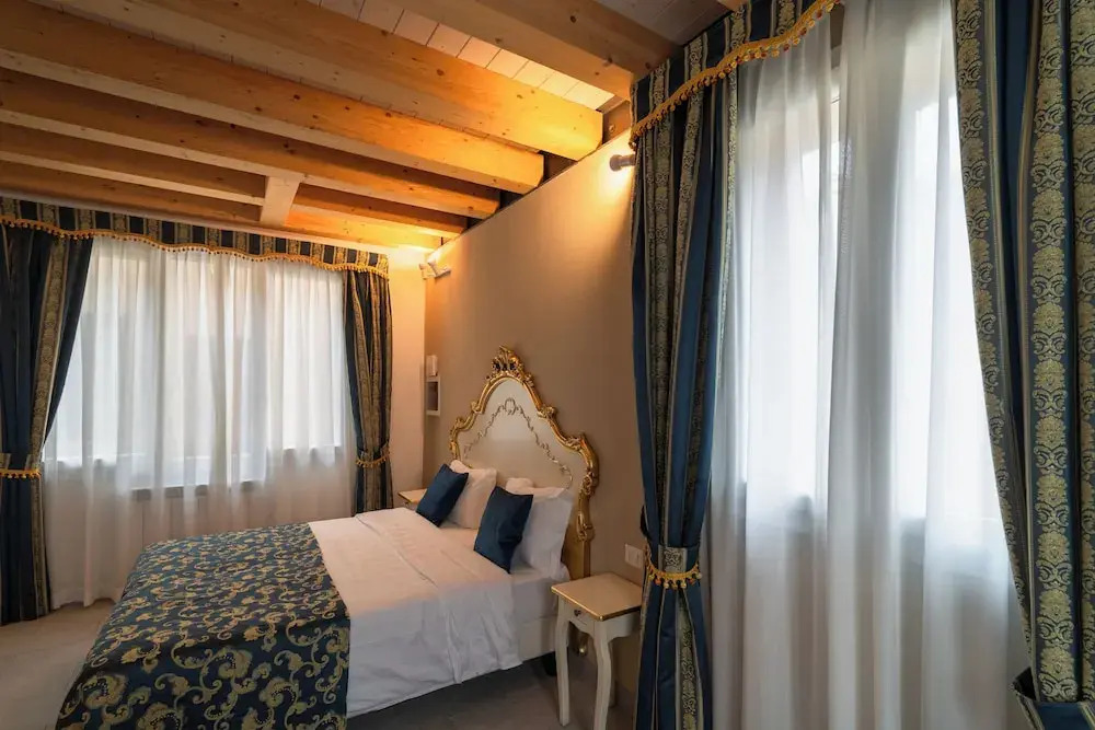 Photo - Venice Rooms