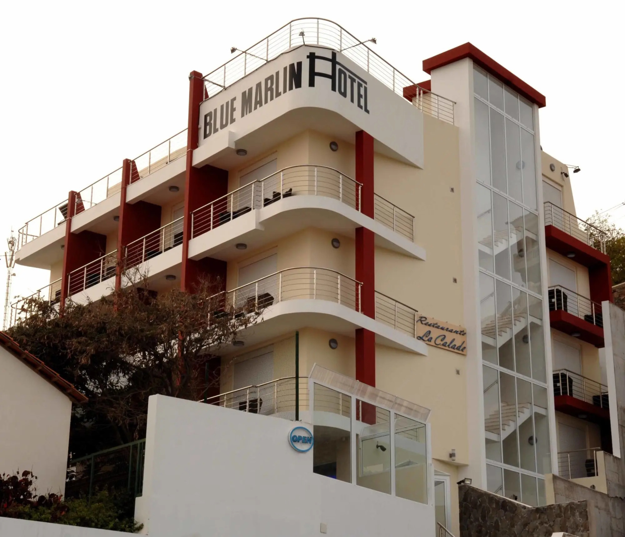 Blue Marlin Hotel — фото 1