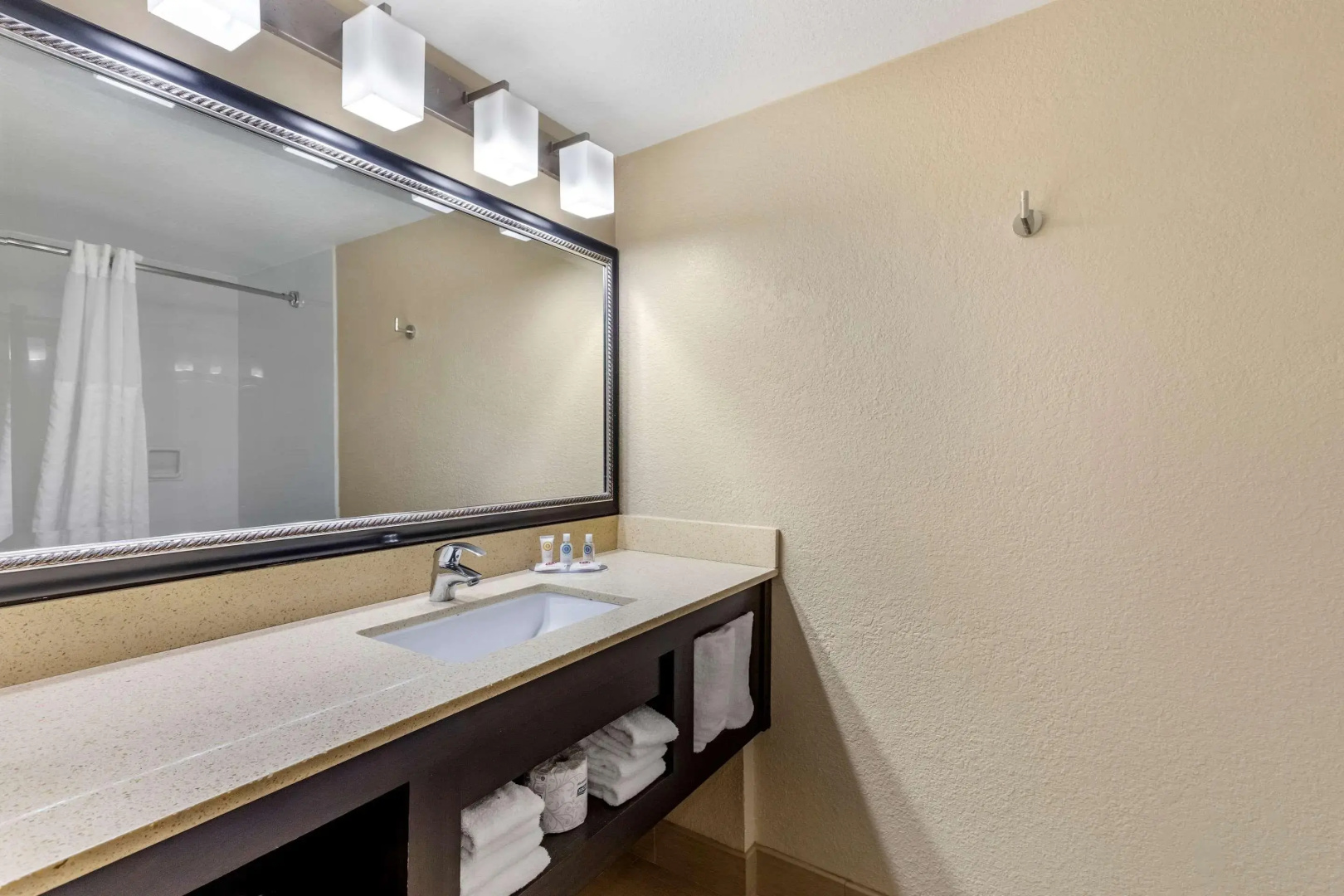 Photo - Comfort Inn San Diego Old Town