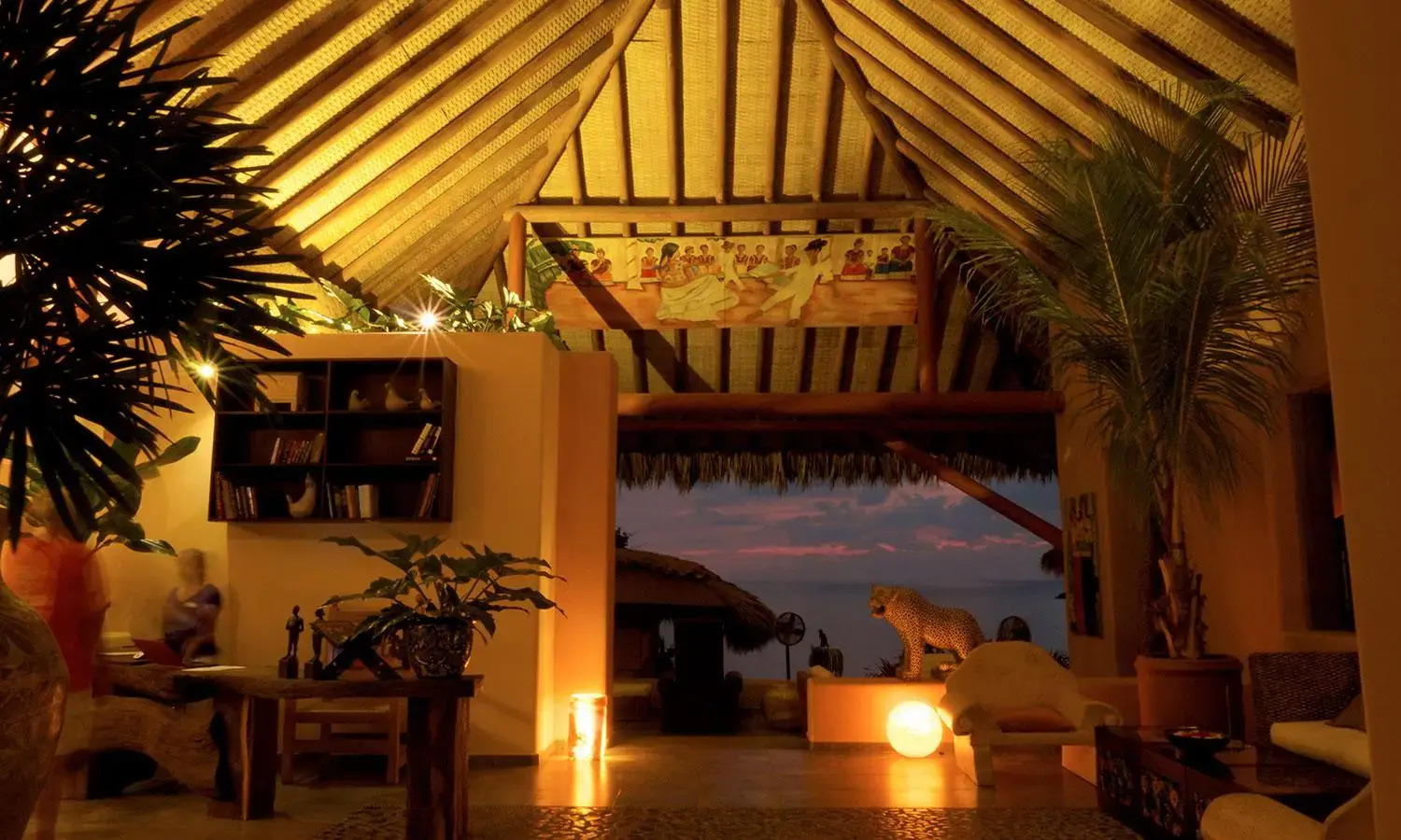 Photo - La Casa Que Canta