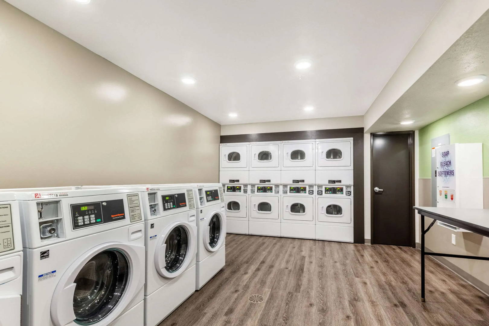 Photo - WoodSpring Suites Indianapolis Airport South