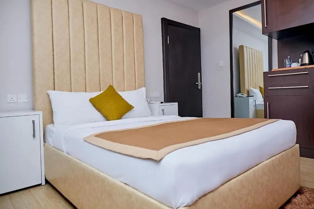 Photo - The Cabin Hotel