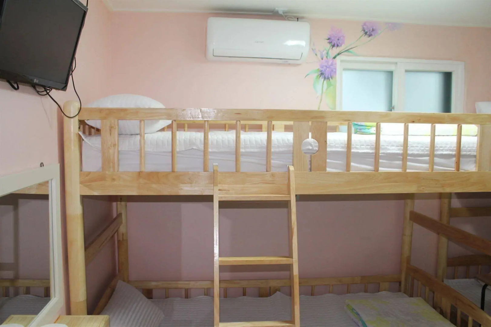 Foto - MK Liberty House