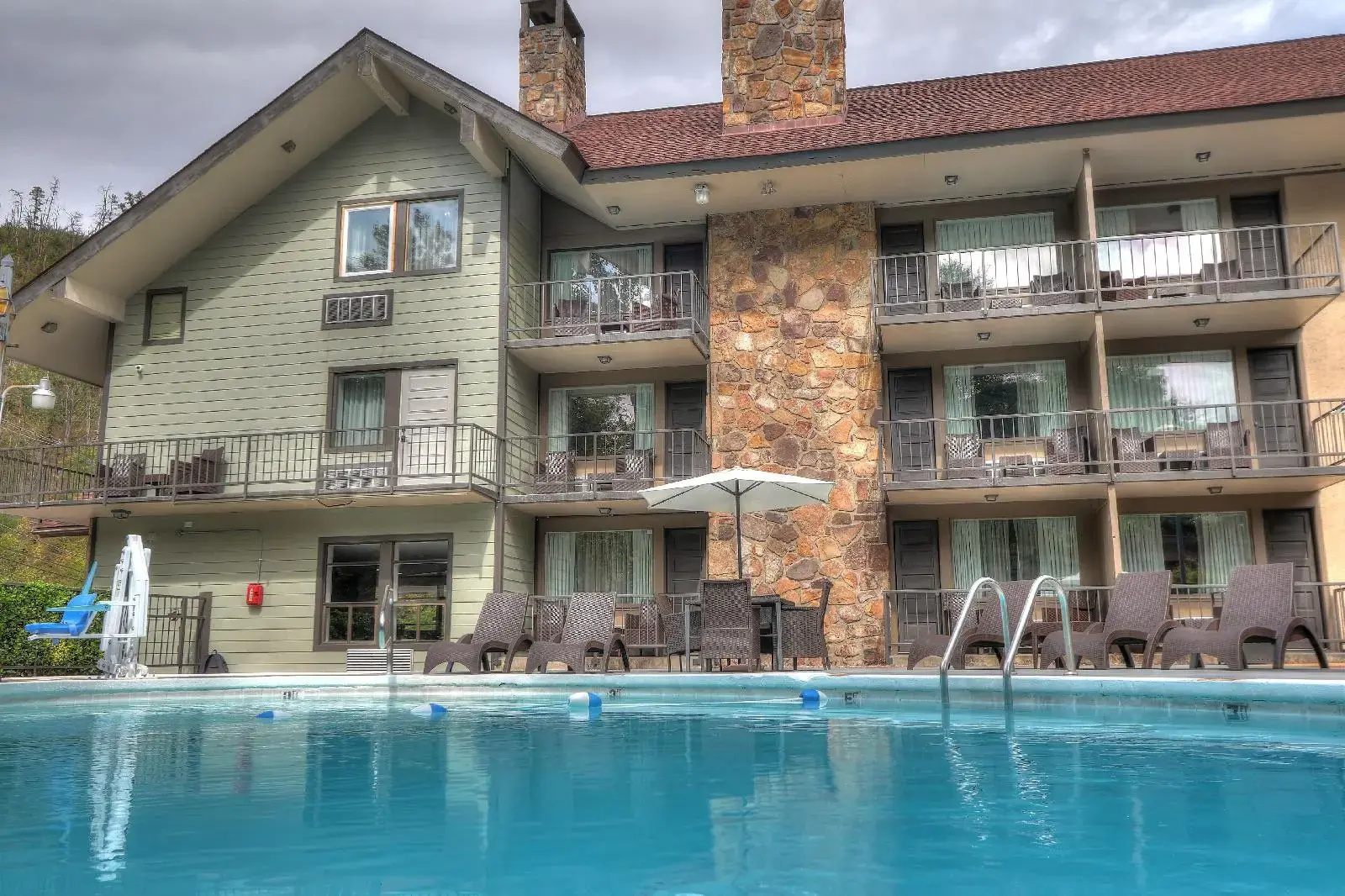 Photo - River Edge Inn