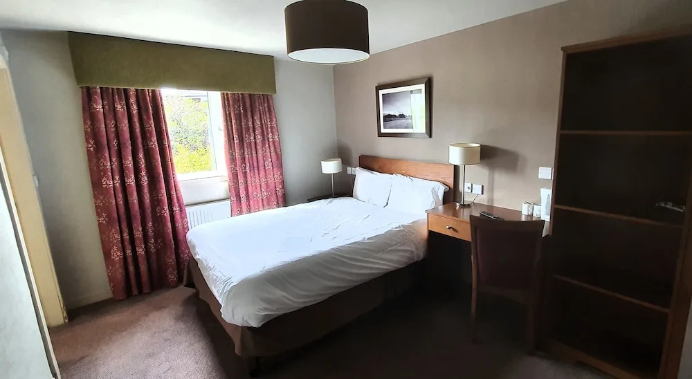 Photo - Wellington Hotel by Greene King Inns