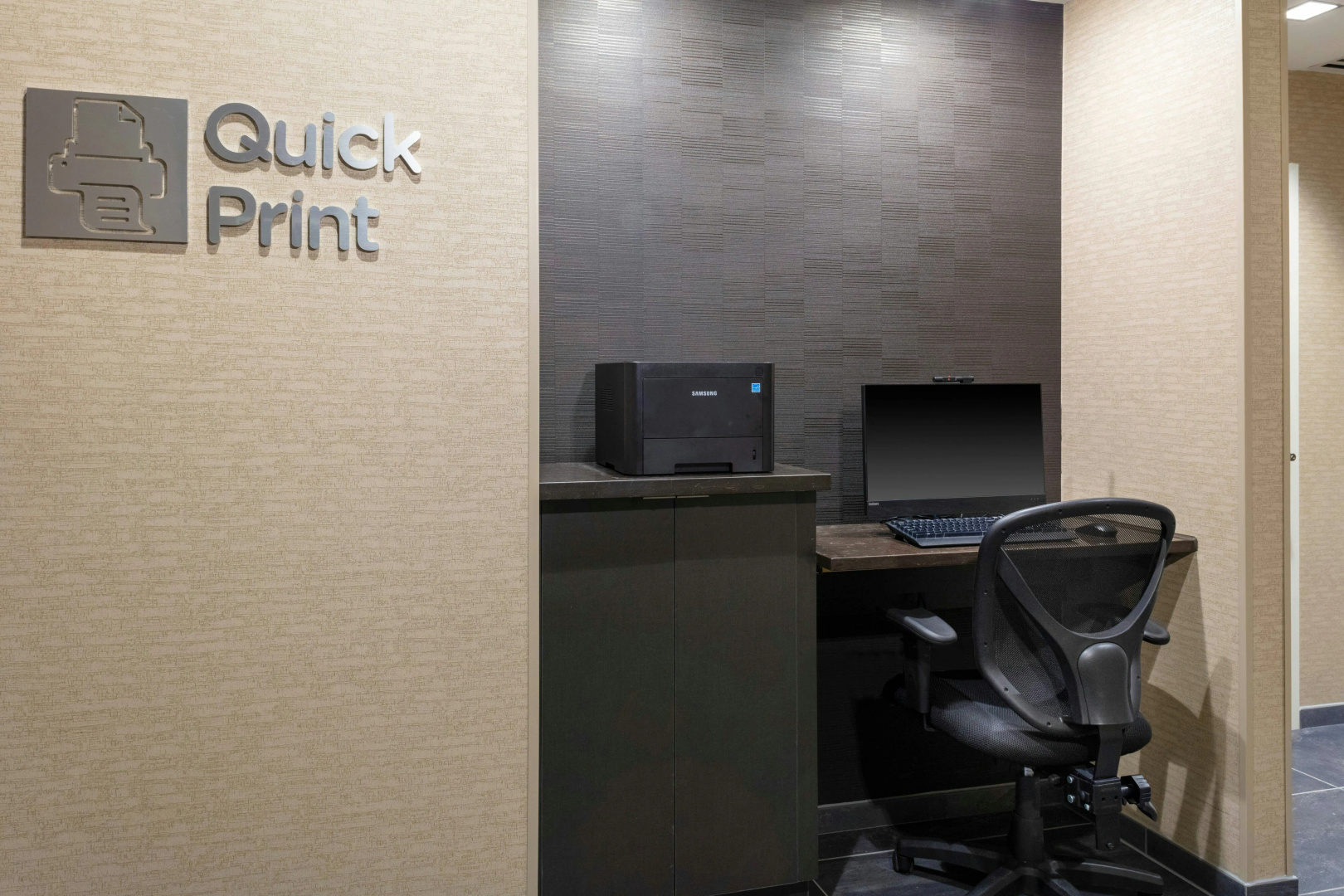 Photo - Courtyard by Marriott Indianapolis West - Speedway