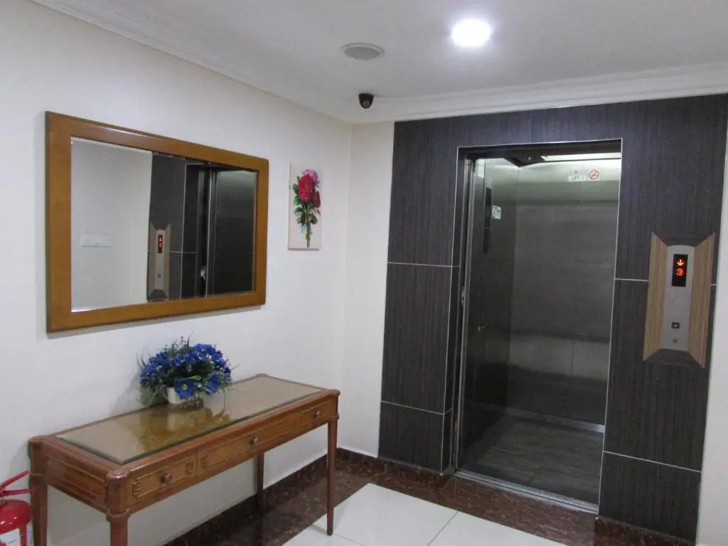 Photo - Safari Hotel