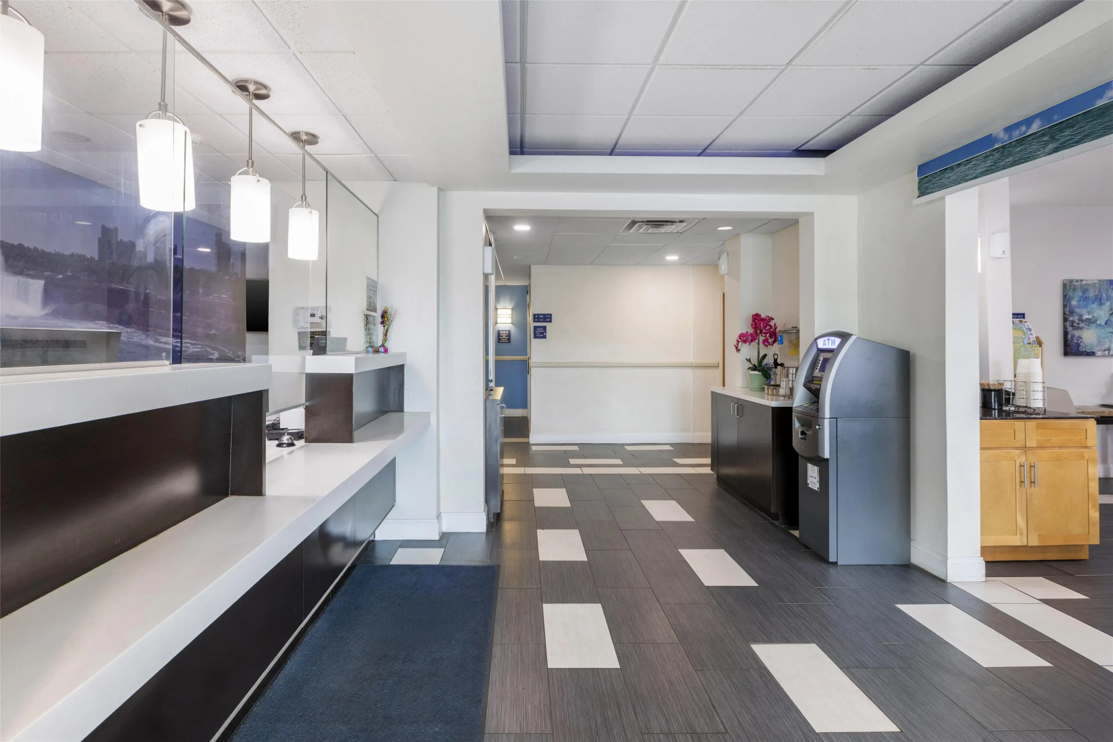 Foto - SureStay Plus Hotel by Best Western Niagara Falls East