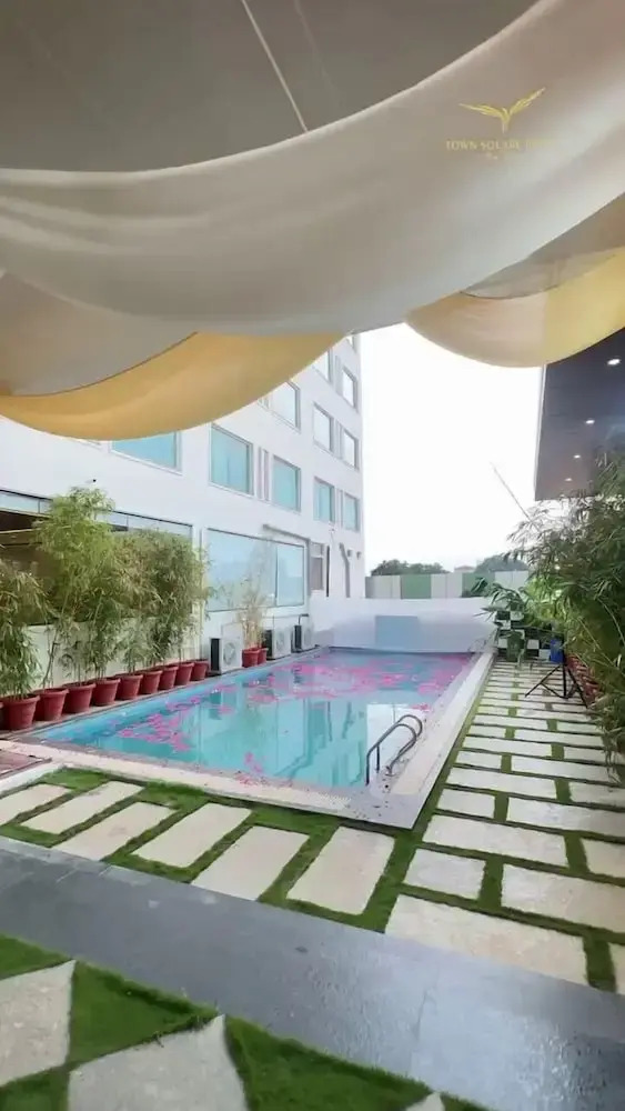 Foto - Town Square Suites