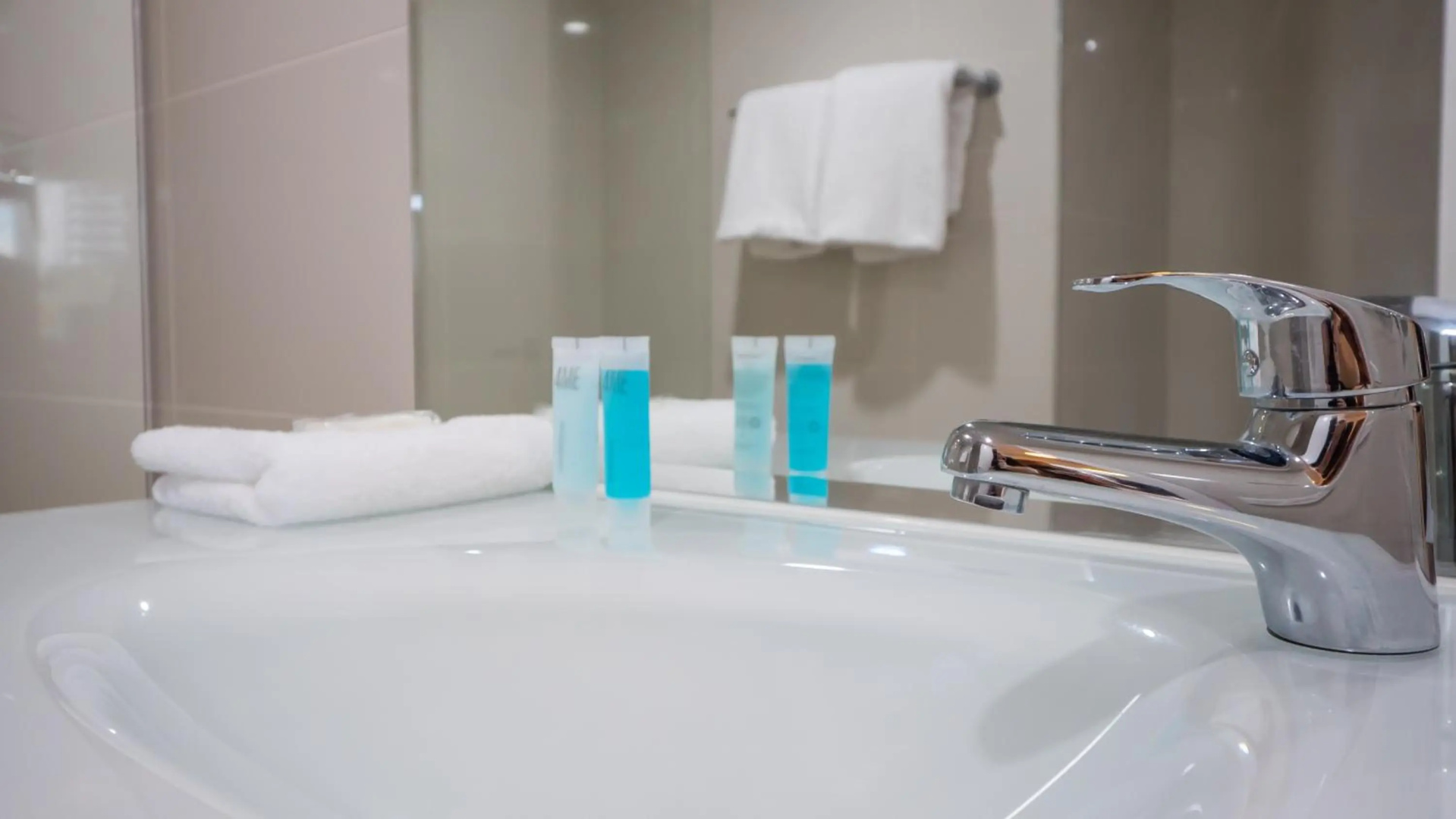 Photo - Broadbeach Savannah Hotel & Resort