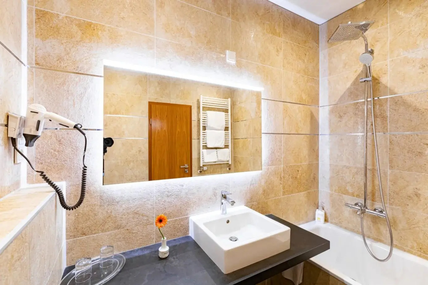 Photo - Hotel Rheinischer Hof