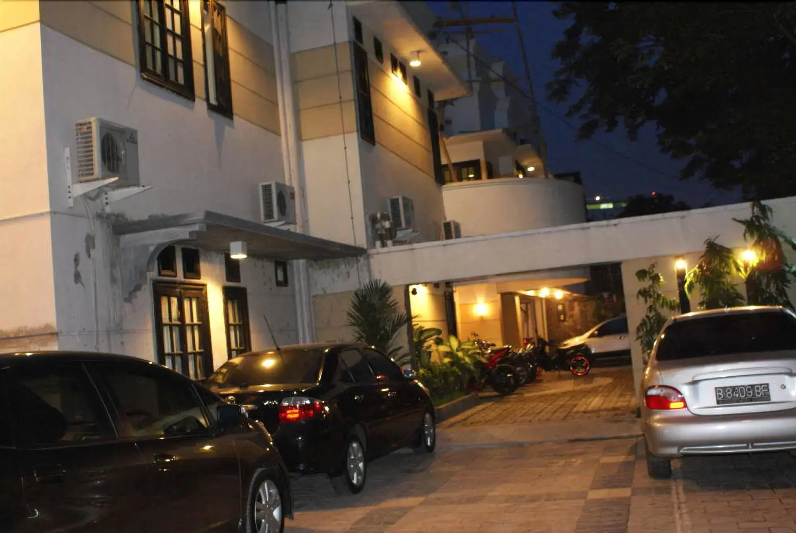 Photo - Lagura Residence