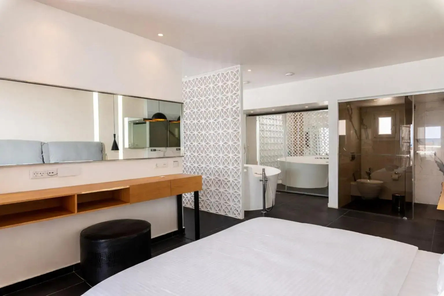Photo - Mykonos Kosmoplaz Beach Resort Hotel