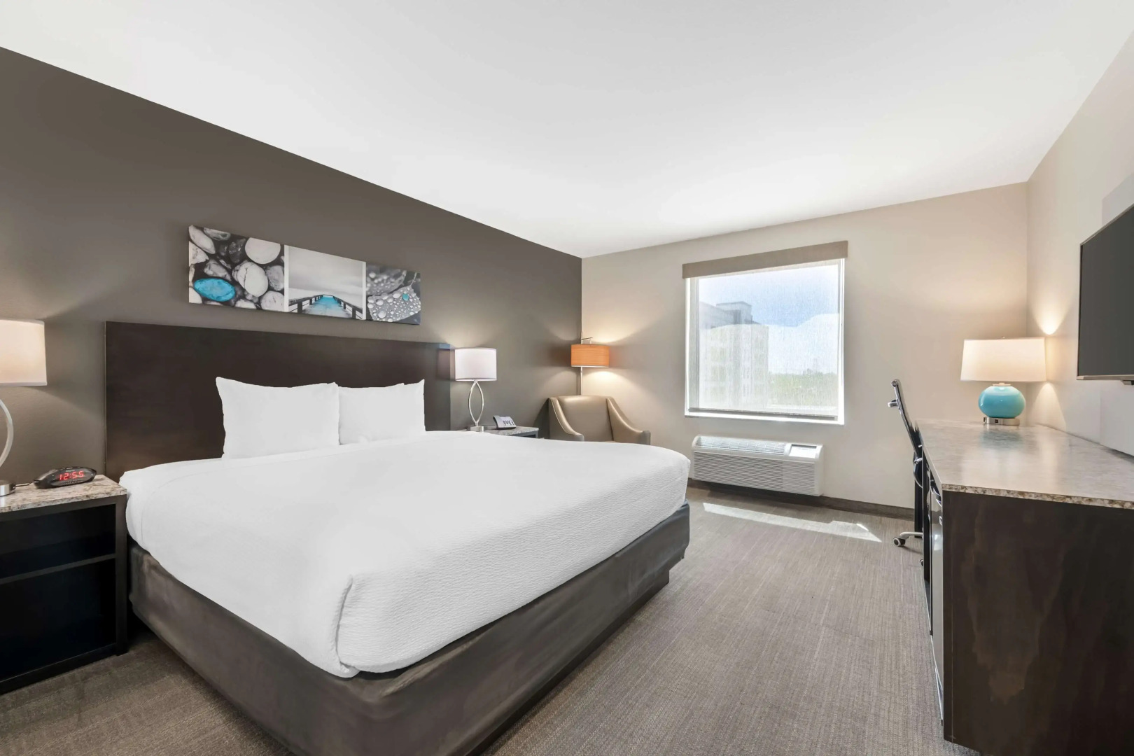 Photo - Magnolia Pointe; BW Signature Collection