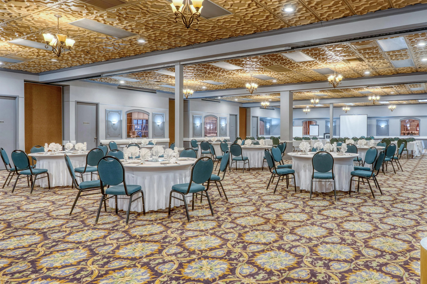 Foto - SureStay Plus Hotel by Best Western Reno Airport