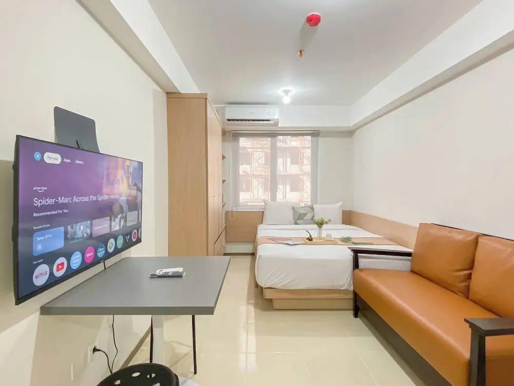 Comfy Studio Room At Meikarta Apartment