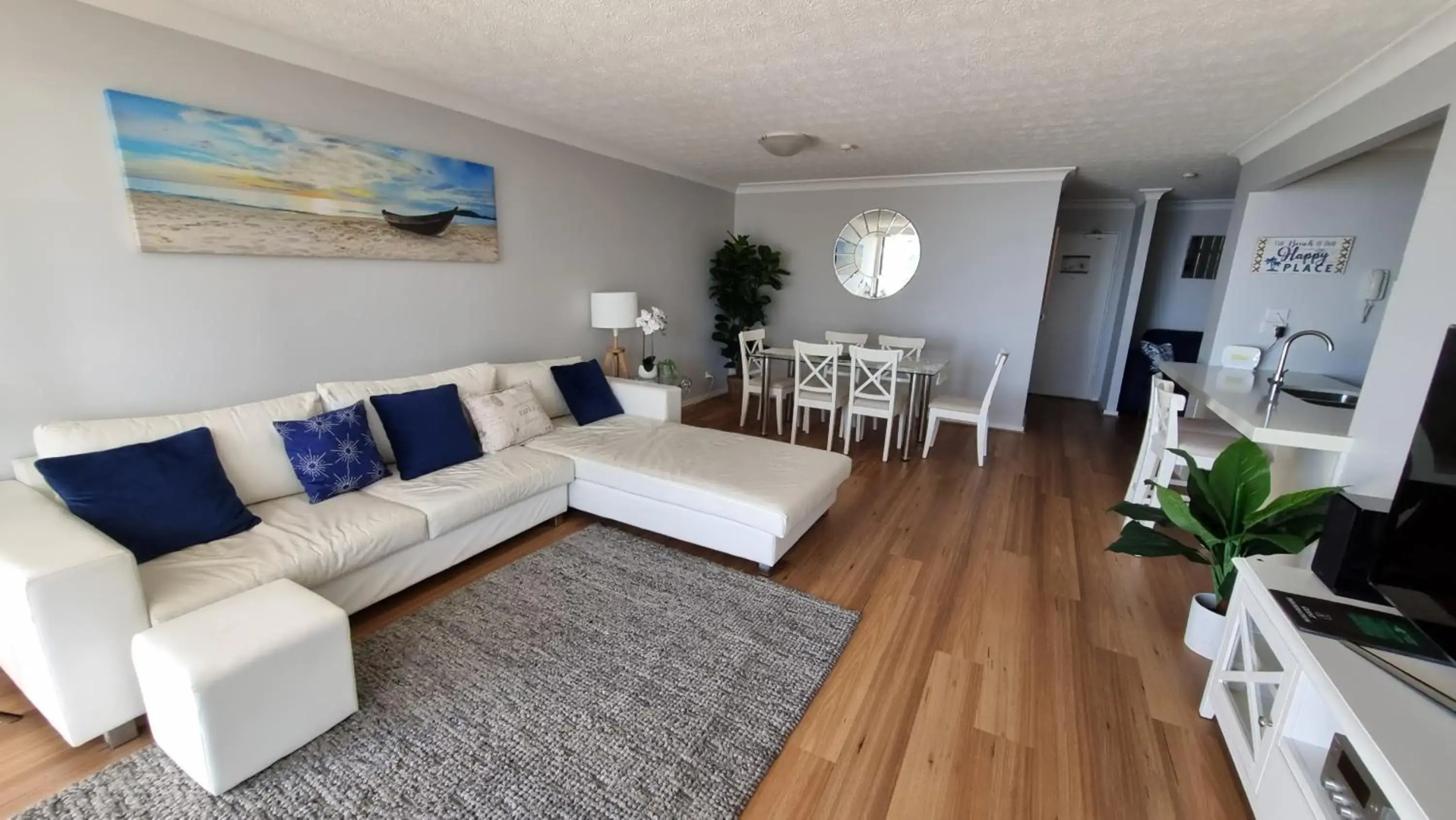 Photo - Breakers North Absolute Beachfront Apartments - Official