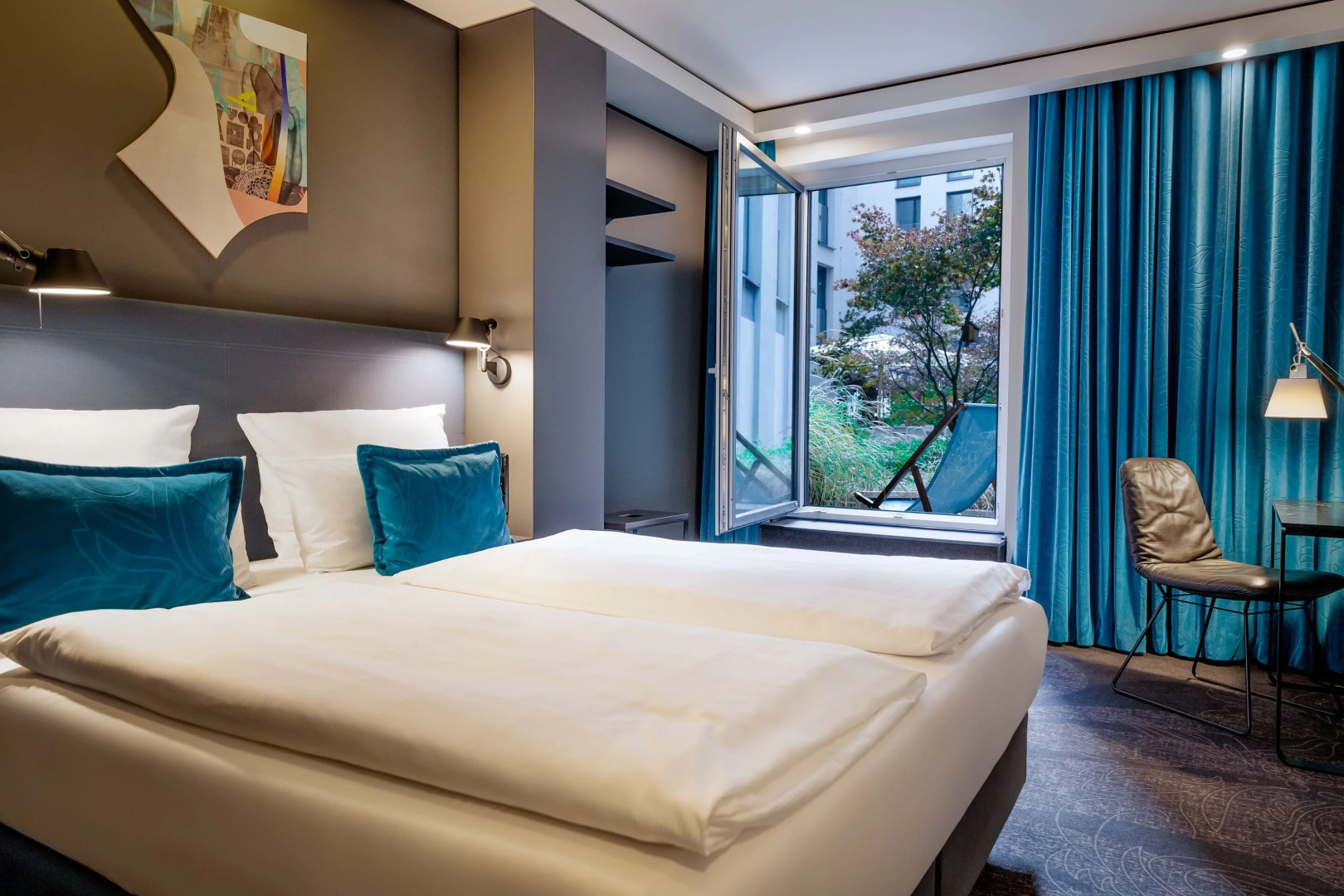 Photo - Motel One Berlin-Alexanderplatz