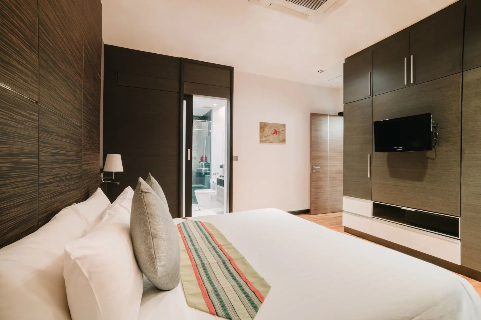 Foto - Lumen Bangkok Srinakarin