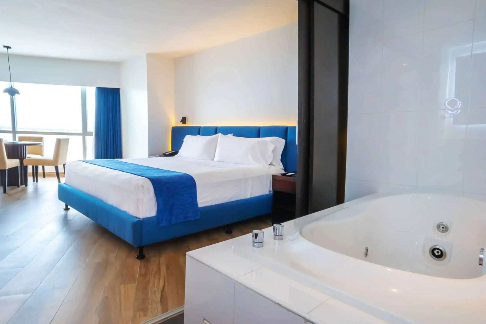 Photo - Wyndham Guayaquil, Puerto Santa Ana