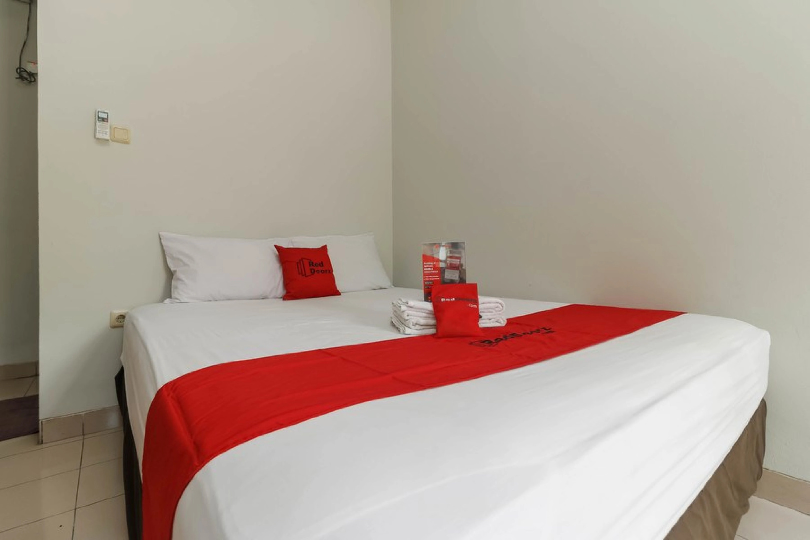 Photo - RedDoorz Plus @ Karet Pedurenan 3