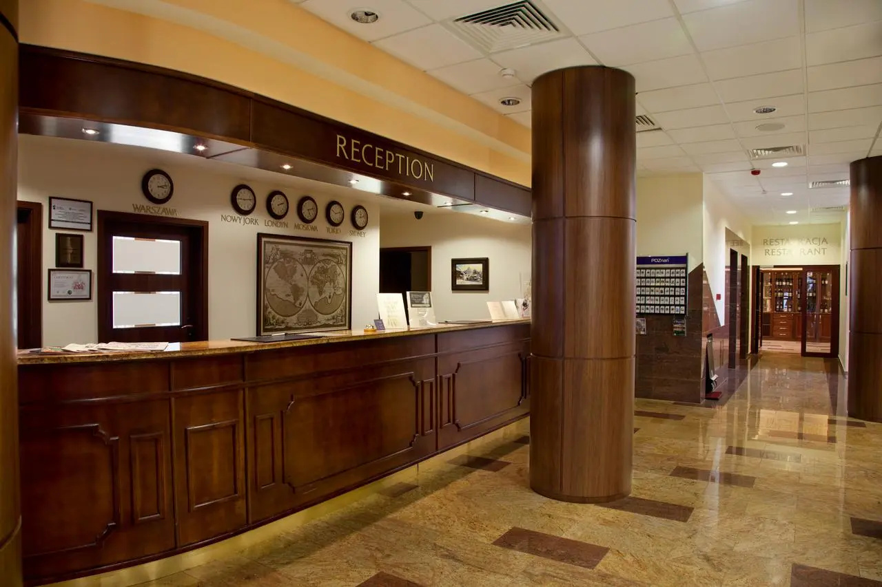 Photo - Grand Royal Hotel