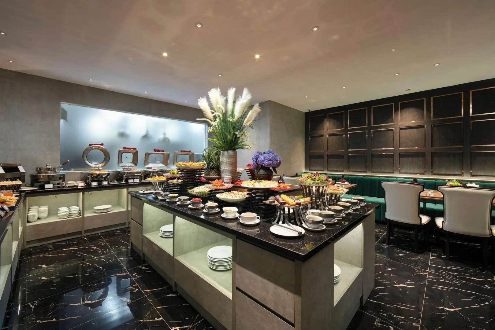 Photo - MAY DE VILLE Crown Hotel