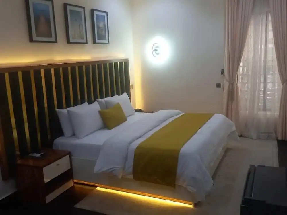 RKD SUITES Asaba