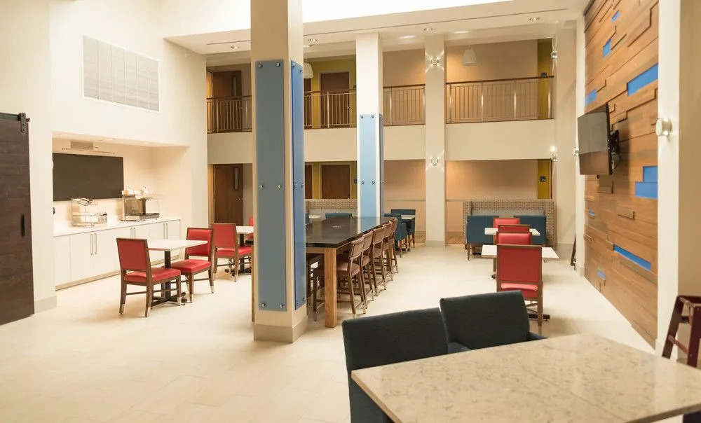 Photo - Holiday Inn Express West Los Angeles by IHG