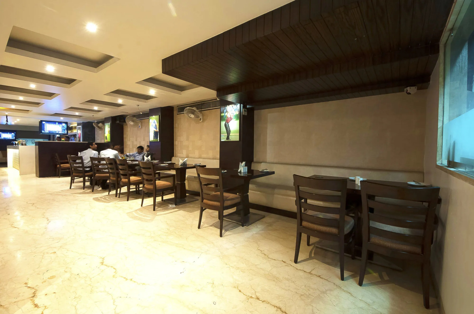 Photo - Hotel Le Roi Near New Delhi Railway Station