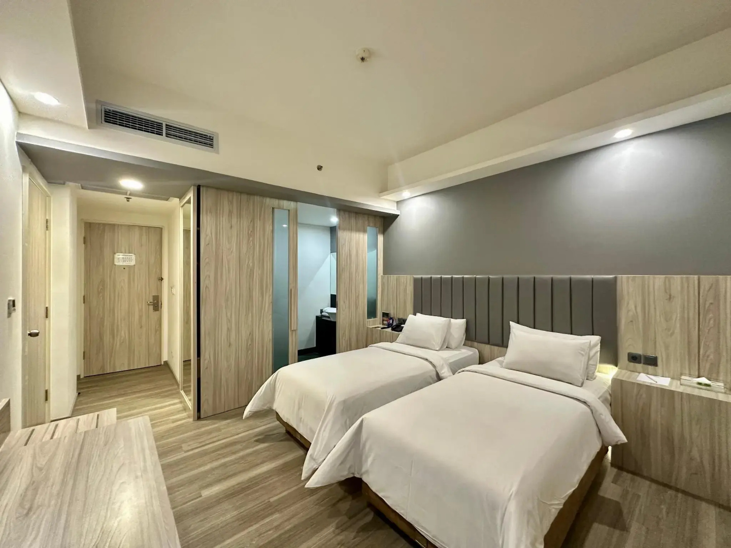 Photo - Sparks Life Jakarta, ARTOTEL Curated