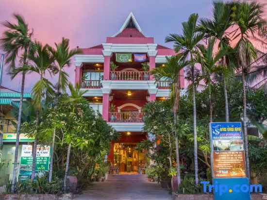 Photo - Side Walk Hotel